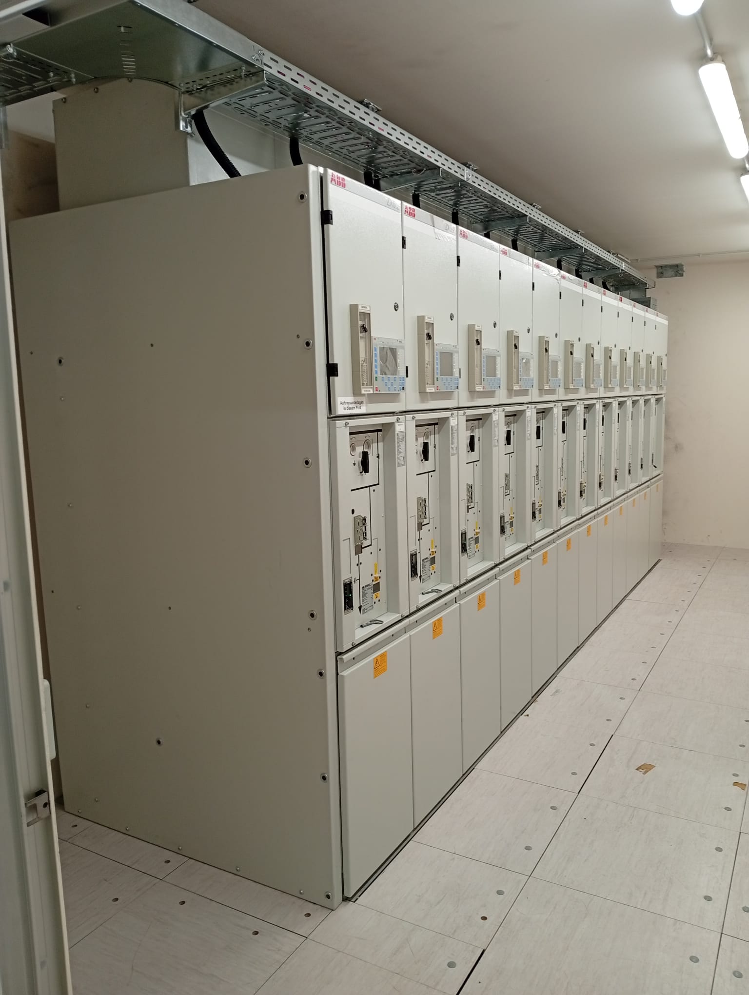 Primary switchgear with control room